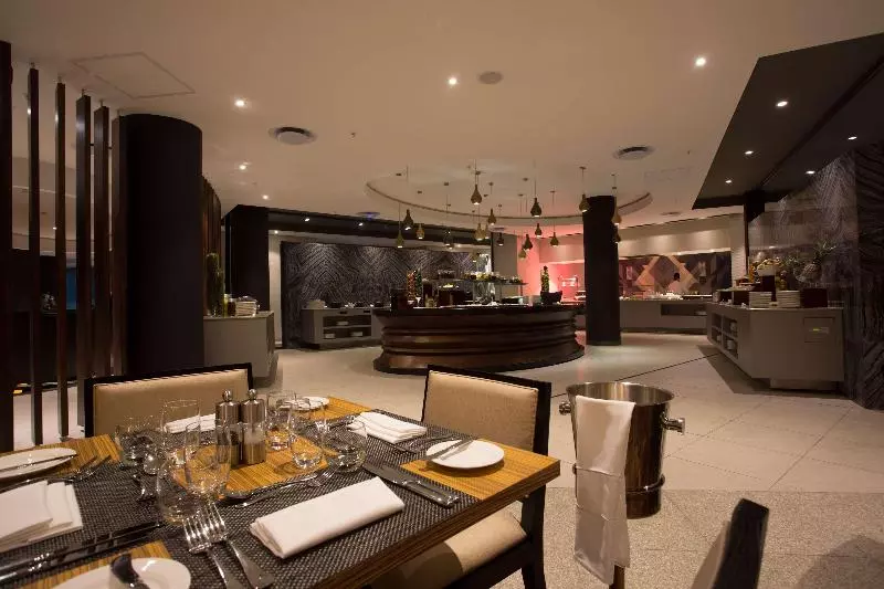 هتل Park Inn By Radisson Libreville