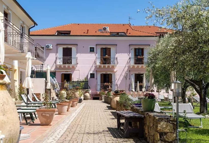 هتل Relais Il Casale