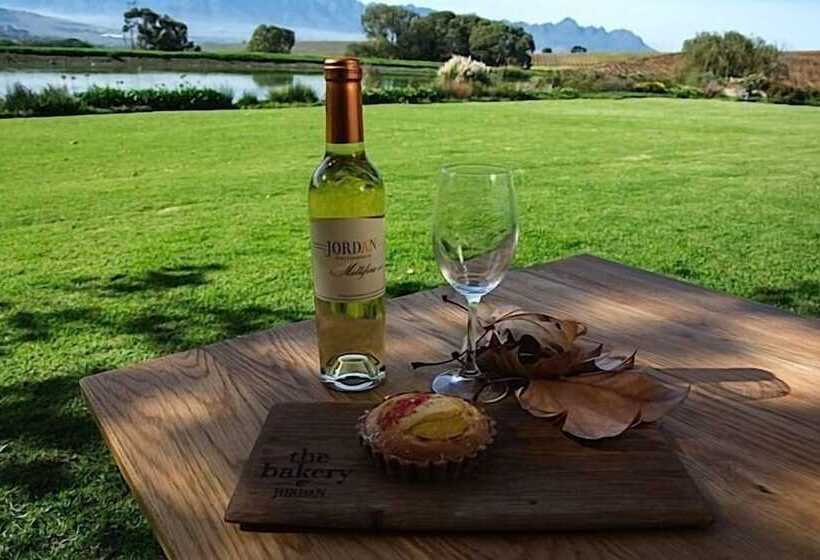 בית מלון כפרי The Jordan Suites