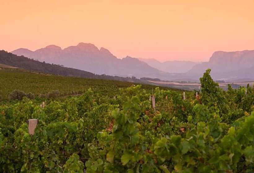 בית מלון כפרי The Jordan Suites