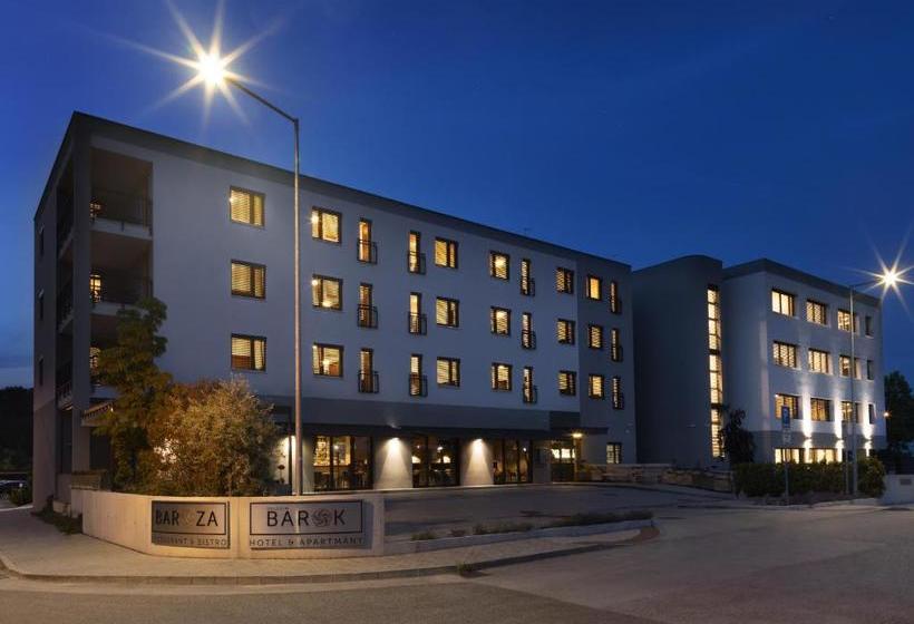 Barok Hotel And Apartments