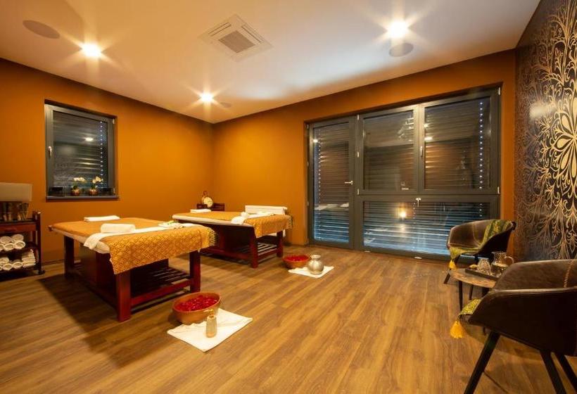 Barok Hotel And Apartments