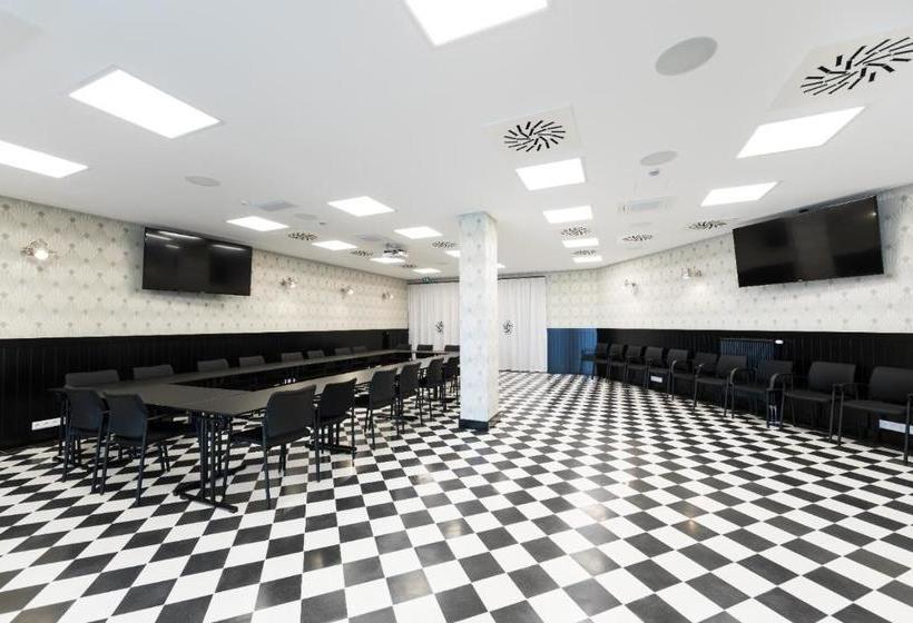 Barok Hotel And Apartments