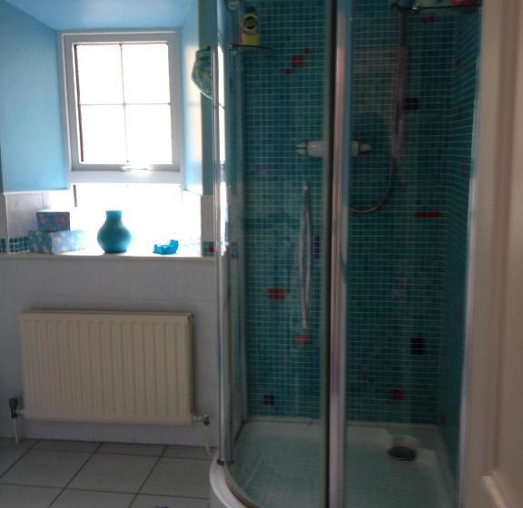 مبيت وإفطار Admiralty House