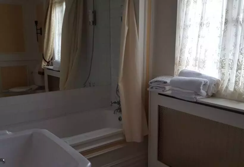 Aamiaismajoitus (B&B) Innisfree House