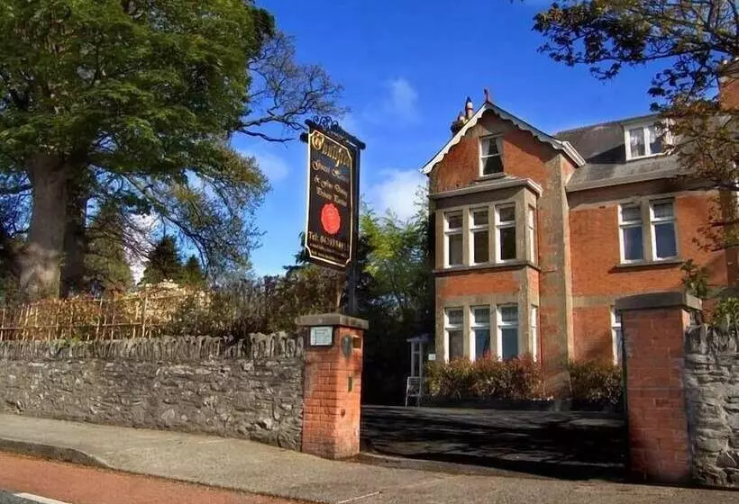 Aamiaismajoitus (B&B) Innisfree House