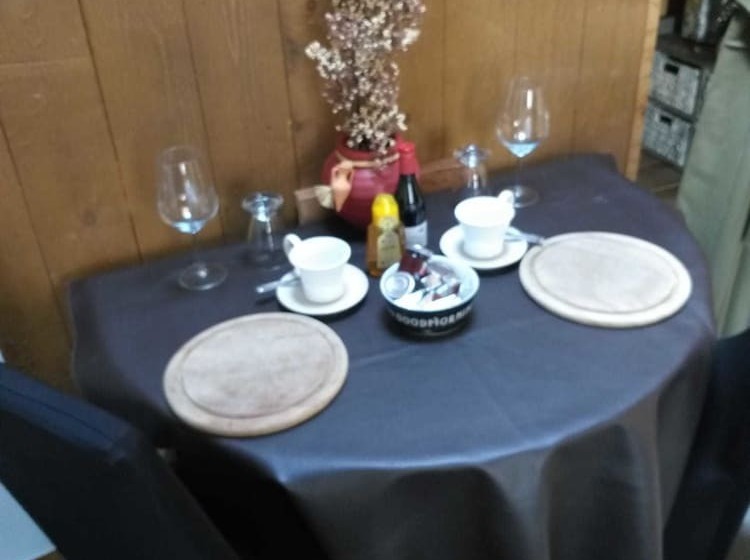 تختخواب و صبحانه La Petite Suisse