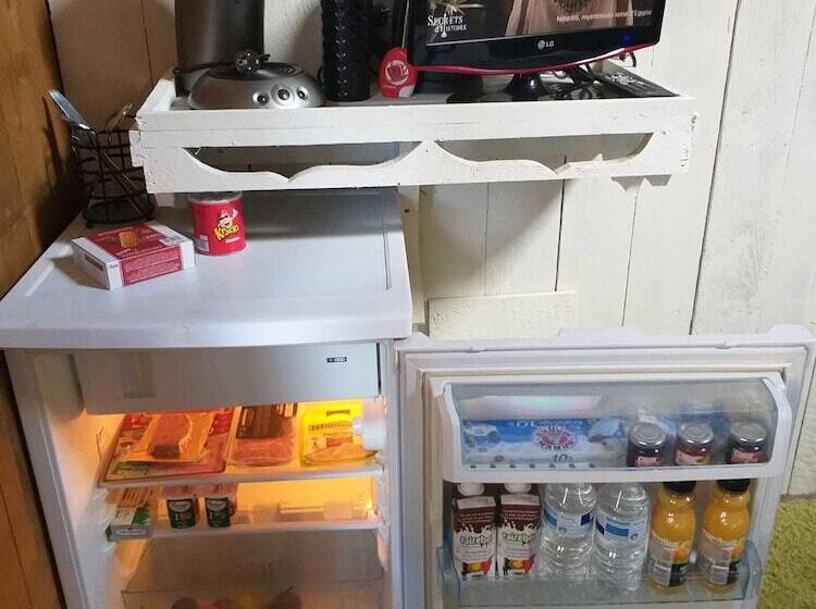 تختخواب و صبحانه La Petite Suisse