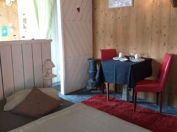 تختخواب و صبحانه La Petite Suisse