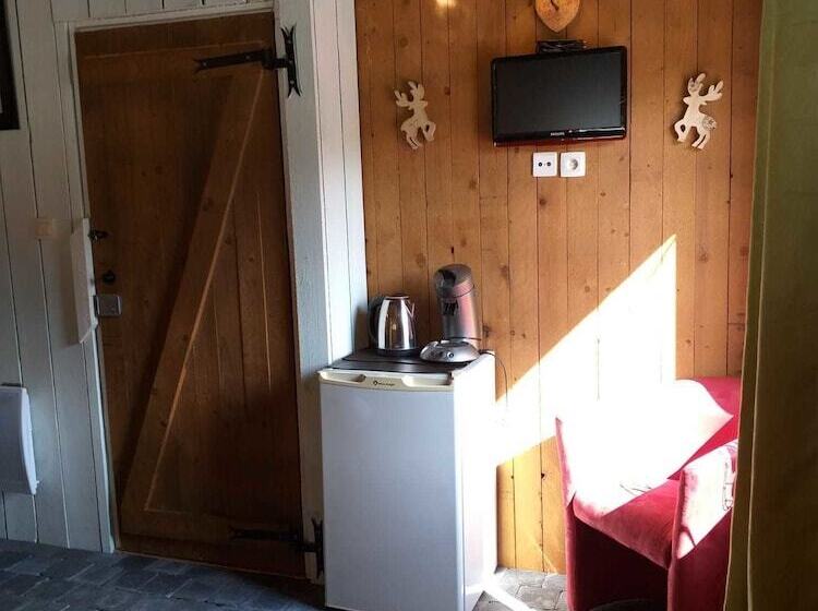 تختخواب و صبحانه La Petite Suisse