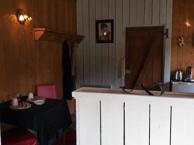 تختخواب و صبحانه La Petite Suisse