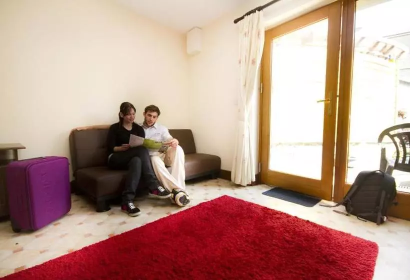 Cashel Holiday Hostel