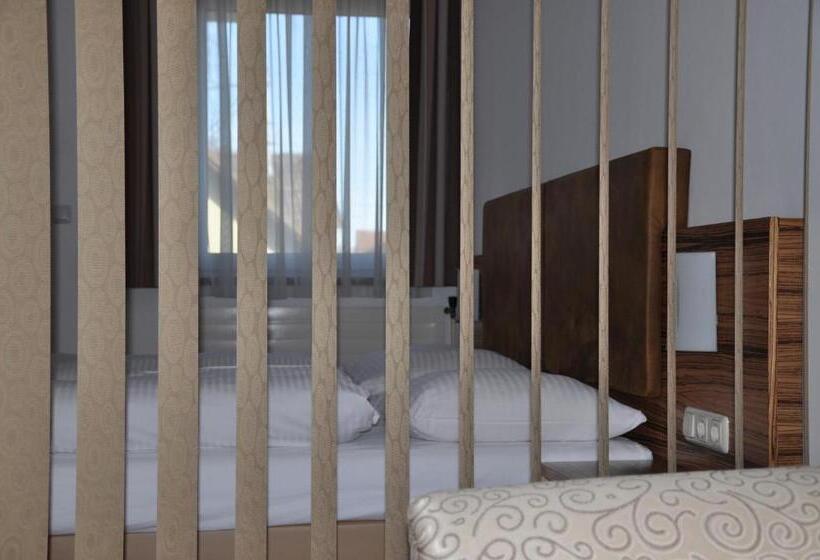 ホテル Almtalerhof