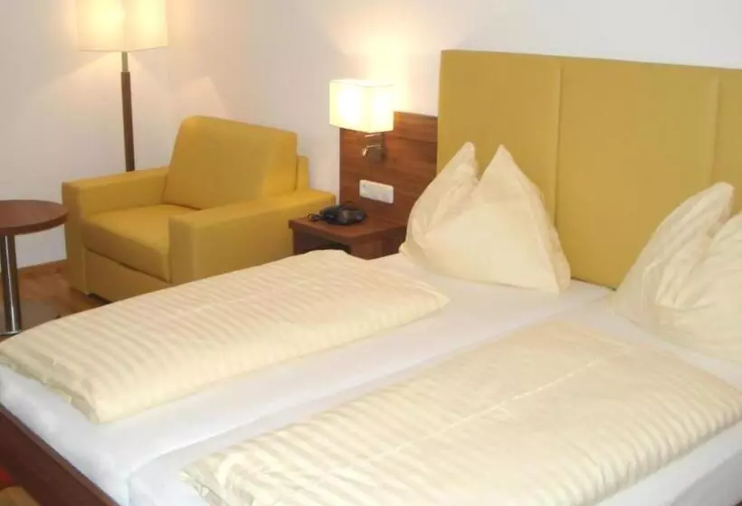 Hotelli Almtalerhof