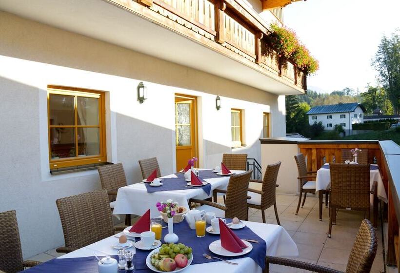 Отель Am Schloss