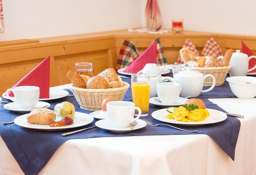 Отель Am Schloss