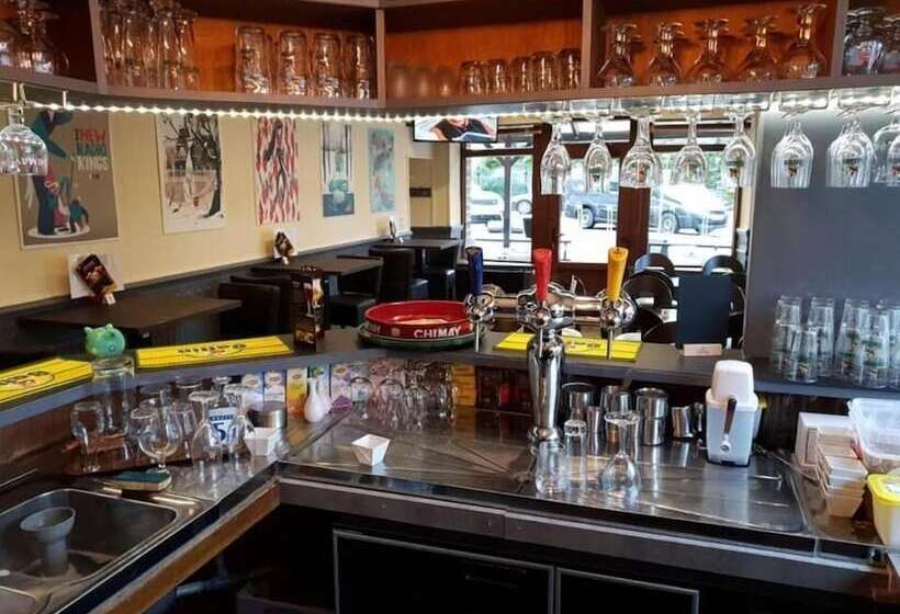 בית מלון כפרי Au Central