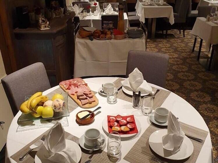 בית מלון כפרי Au Central