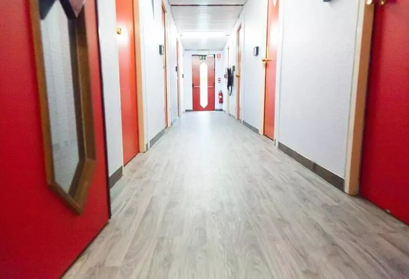 هتل Class'eco Charleroi