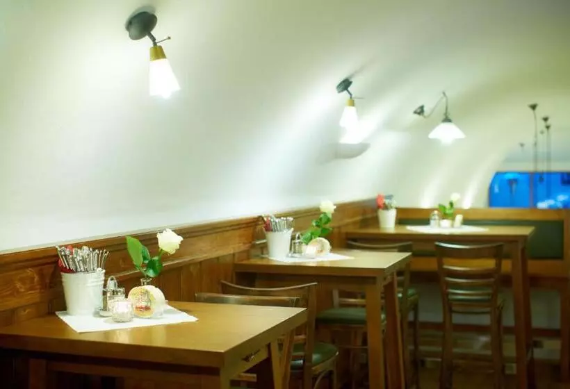Hotelli Rathauskeller Melk