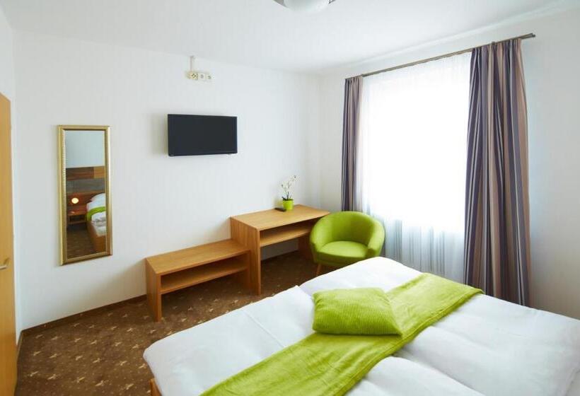 בית מלון כפרי Rathauskeller Melk