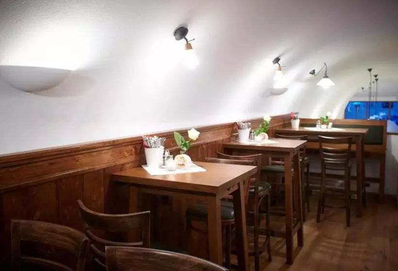 Hotelli Rathauskeller Melk