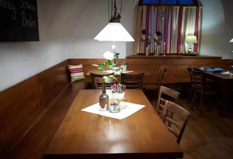 Hotelli Rathauskeller Melk