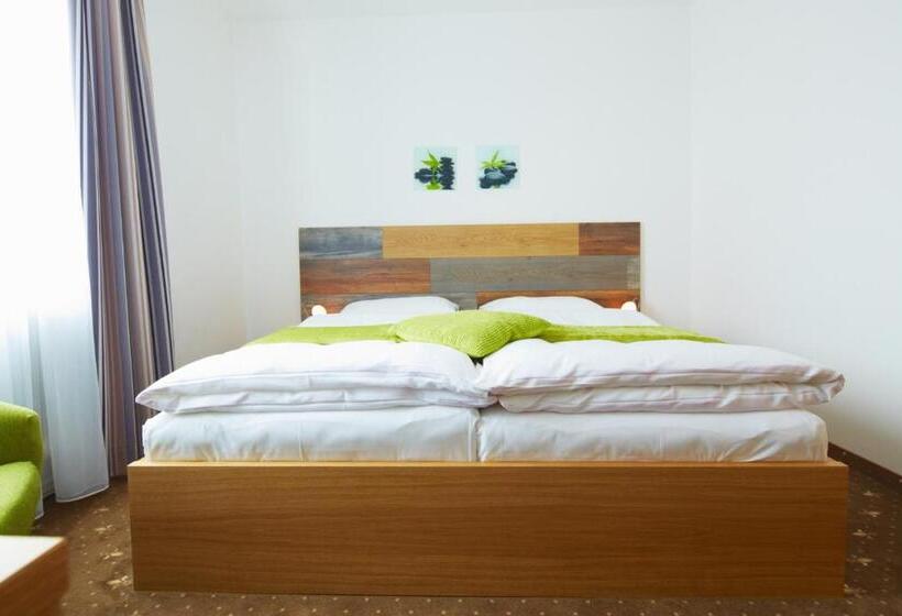 בית מלון כפרי Rathauskeller Melk