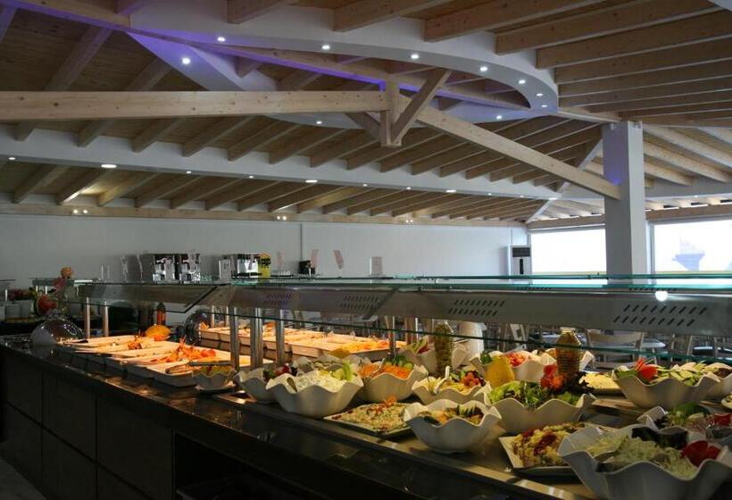 ホテル Saint George Palace