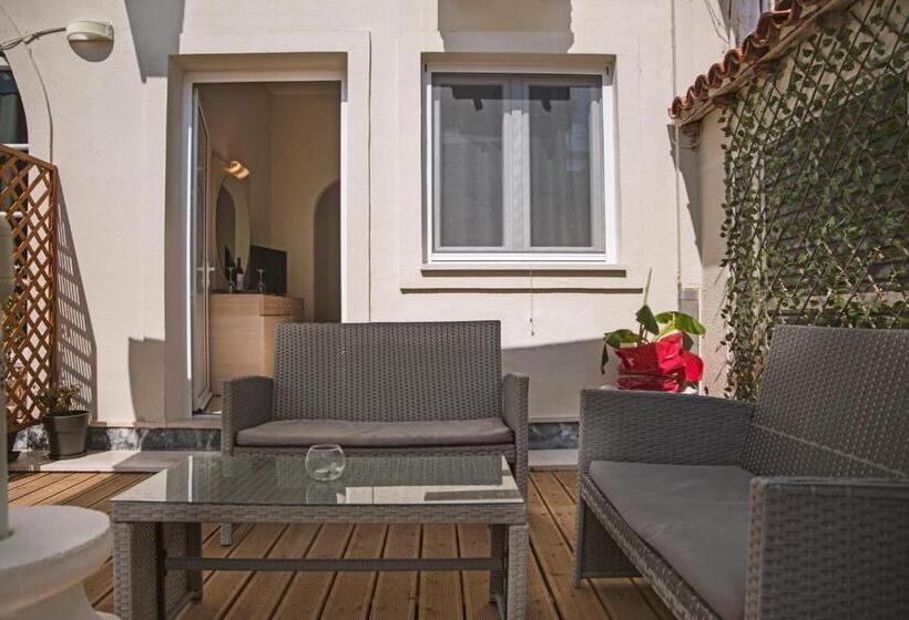 ホテル Saint George Palace