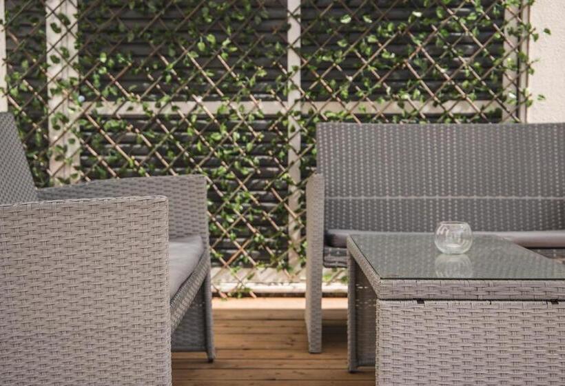 ホテル Saint George Palace