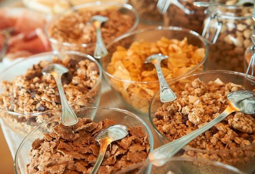 ホテル Saint George Palace