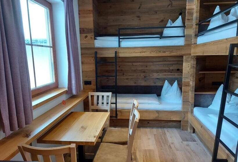 בית מלון כפרי Starjet