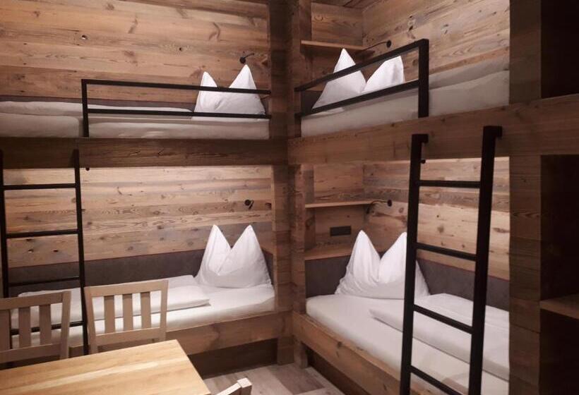 בית מלון כפרי Starjet