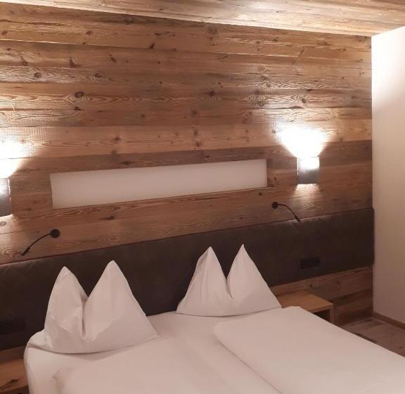 בית מלון כפרי Starjet