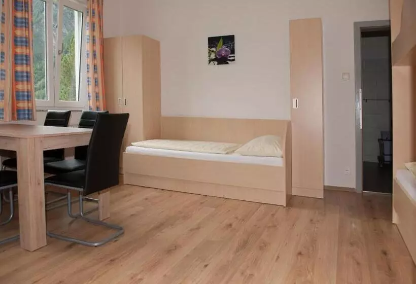 ユースホステル Jugend Und Familiengästehaus Heiligenblut