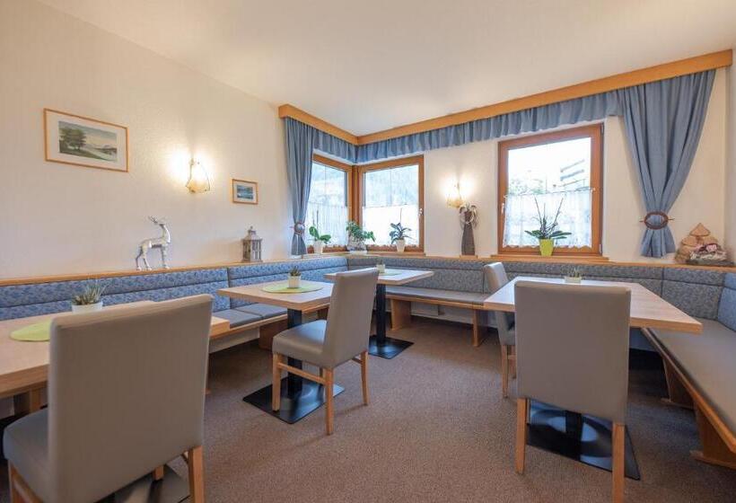 تختخواب و صبحانه Haus Markus Strolz