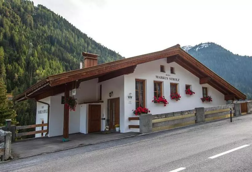 Aamiaismajoitus (B&B) Haus Markus Strolz