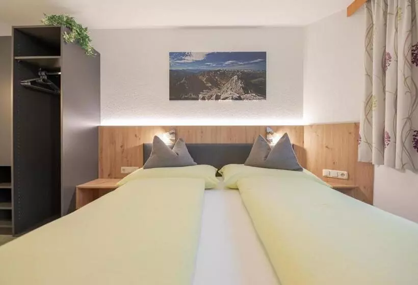 Aamiaismajoitus (B&B) Haus Markus Strolz