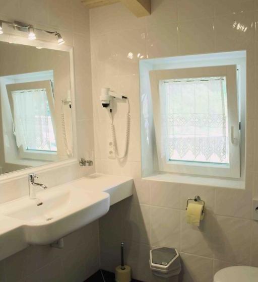 تختخواب و صبحانه Haus Senoner