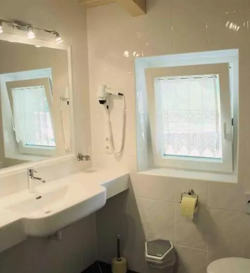 تختخواب و صبحانه Haus Senoner