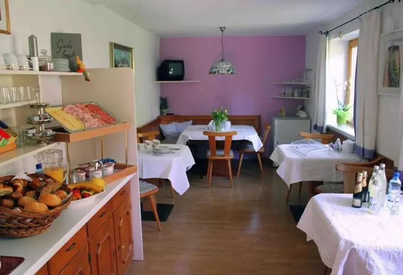تختخواب و صبحانه Haus Senoner