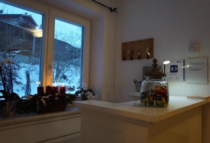 تختخواب و صبحانه Haus Senoner