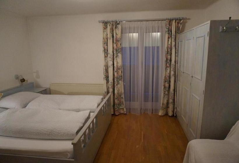 تختخواب و صبحانه Haus Senoner