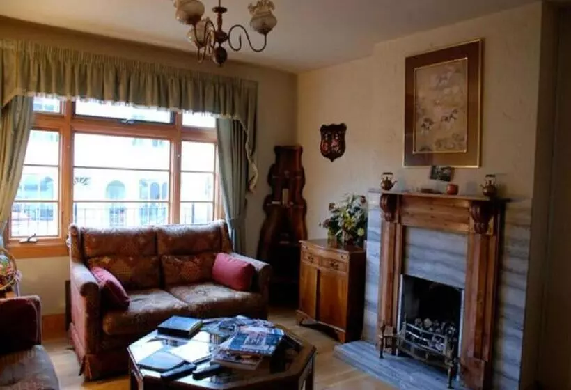 Aamiaismajoitus (B&B) Hawthorn House Guesthouse