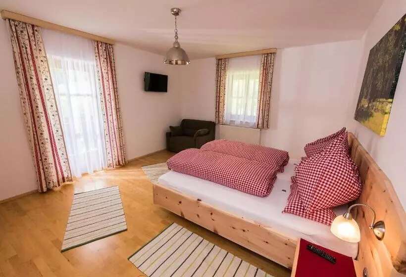 Aamiaismajoitus (B&B) Hinterkellaubauer