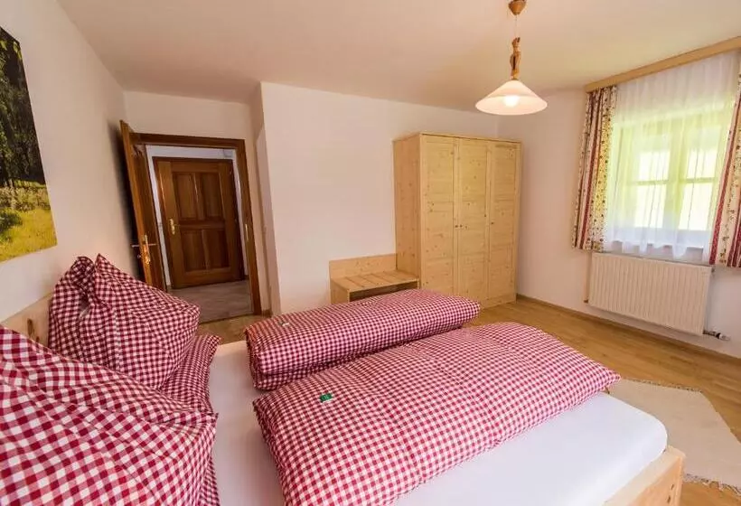 Aamiaismajoitus (B&B) Hinterkellaubauer