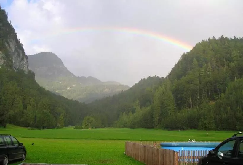 Aamiaismajoitus (B&B) Hinterkellaubauer