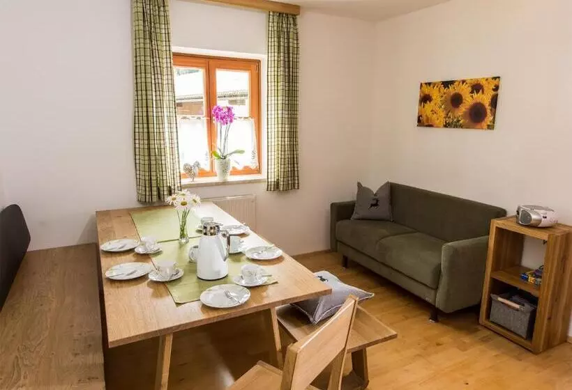 Aamiaismajoitus (B&B) Hinterkellaubauer