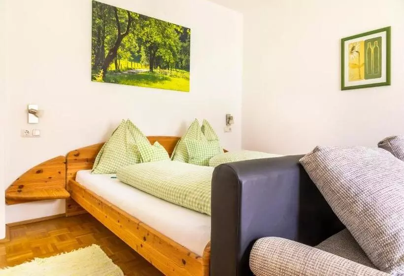 Aamiaismajoitus (B&B) Hinterkellaubauer